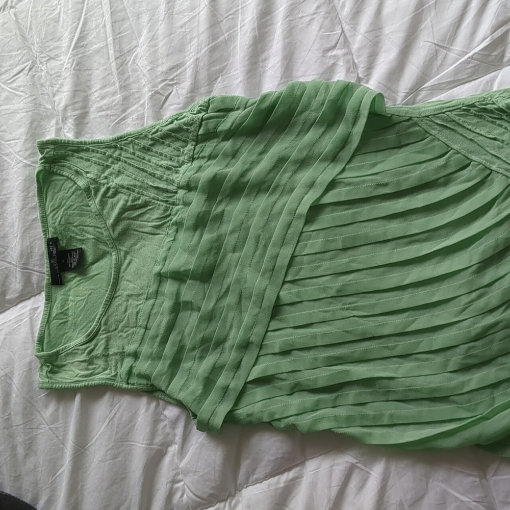 Willi Smith medium green top